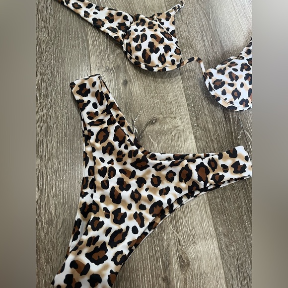 Cheetah Bikini - Picture 3 of 4